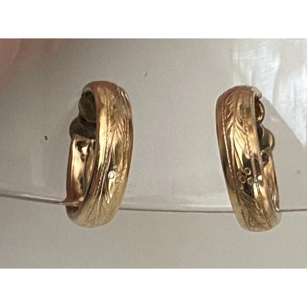 Vintage Etched Yellow Gold Tone Filled? Hoop Screw Back Earrings Huggie 1930-40s
